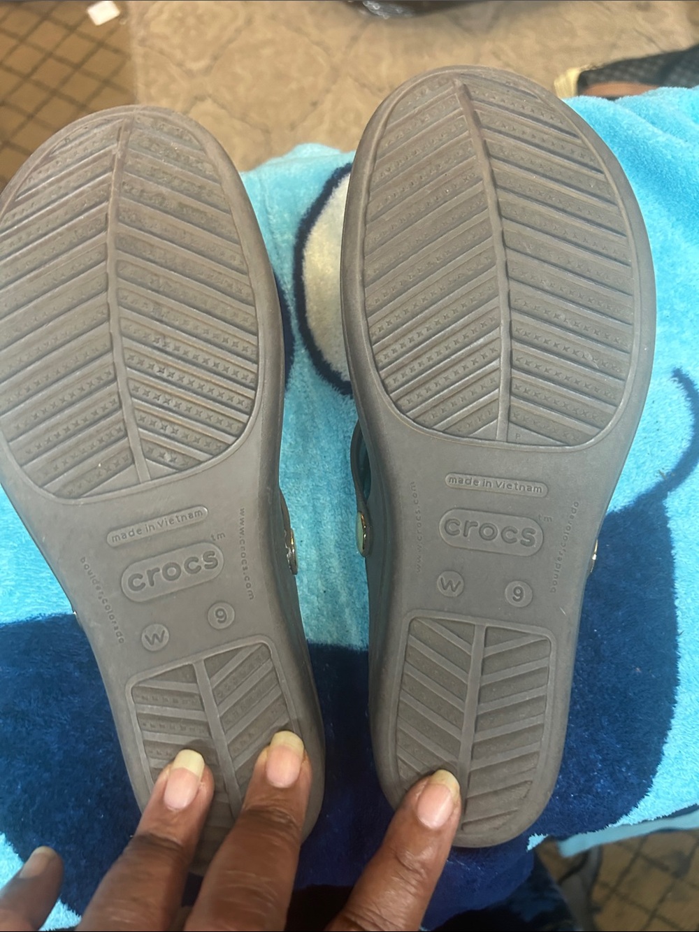 CROCS Women's Brown Thong Sandals with Gold Accent Medallion - Picture 5 of 9